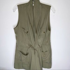 Sleeveless vest